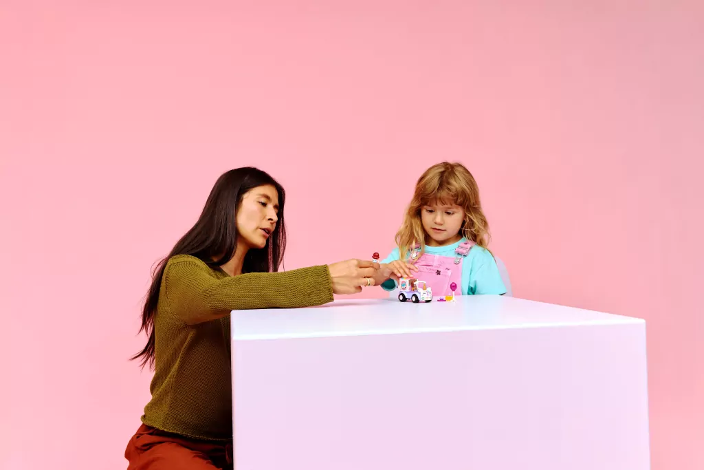 LEGO® Friends . Jednorożcowa dostawa tortu 42675 - tantis.pl