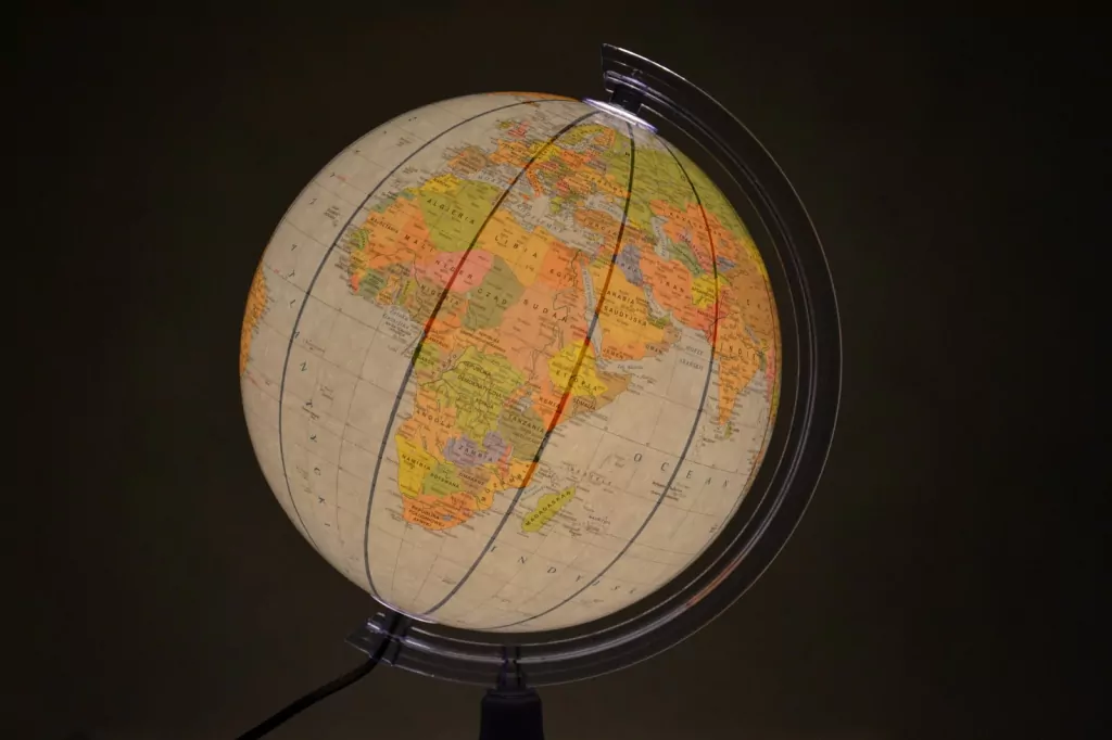 Globus polityczny 25cm. Podświetlany - tantis.pl