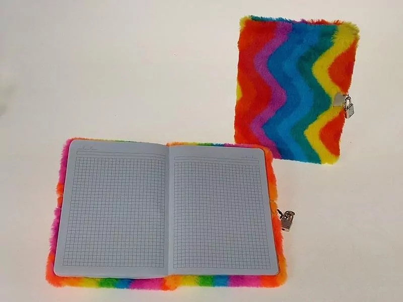 Pamiętnik A5 w okładce pluszowej - tantis.pl