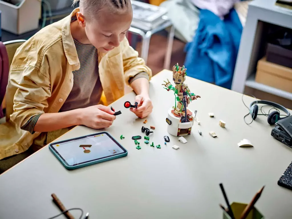 LEGO® Marvel. Tańczący Groot 76297 - tantis.pl