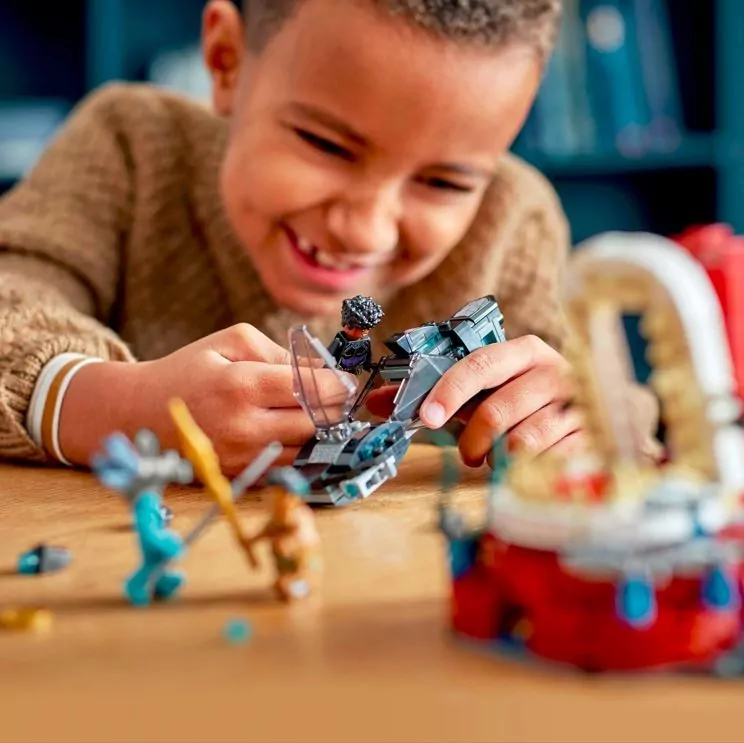 LEGO® Super Heroes Marvel. Sala tronowa króla Namora. 76213 - tantis.pl