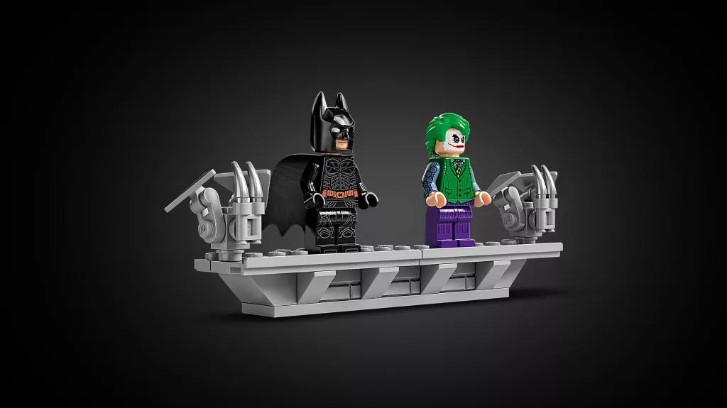 LEGO® DC Comics Super Heroes. Batmobil Tumbler. 76240 - tantis.pl