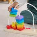 Fisher-Price Tęcza Drewniane koraliki Kształty - tantis.pl