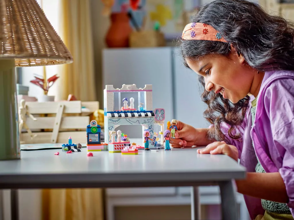 LEGO® Salon fryzjerski i sklep z ozdobami 42662 - tantis.pl