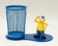 Tisso-Toys. Przybornik biurkowy z figurką. Pat (Sąsiedzi) - tantis.pl