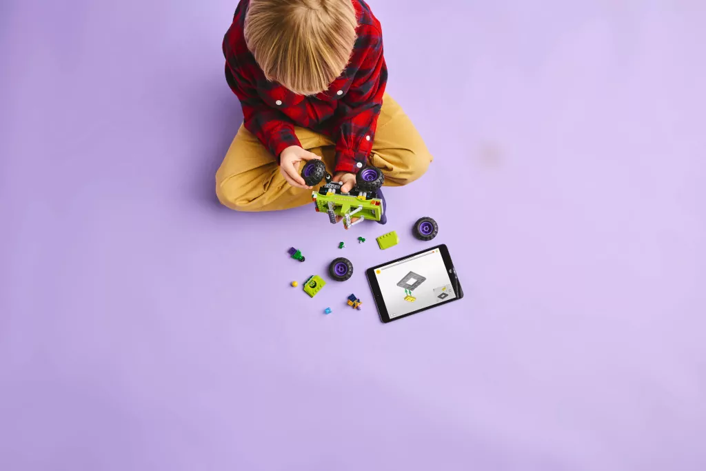 LEGO® Monster truck Hulka kontra Thanos 76312 - tantis.pl