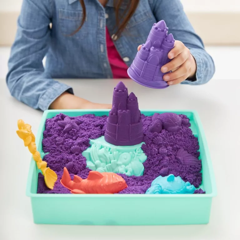 Kinetic Sand. Piasek z foremkami fioletowy - tantis.pl
