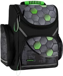 Tornister. Football piłka zielona