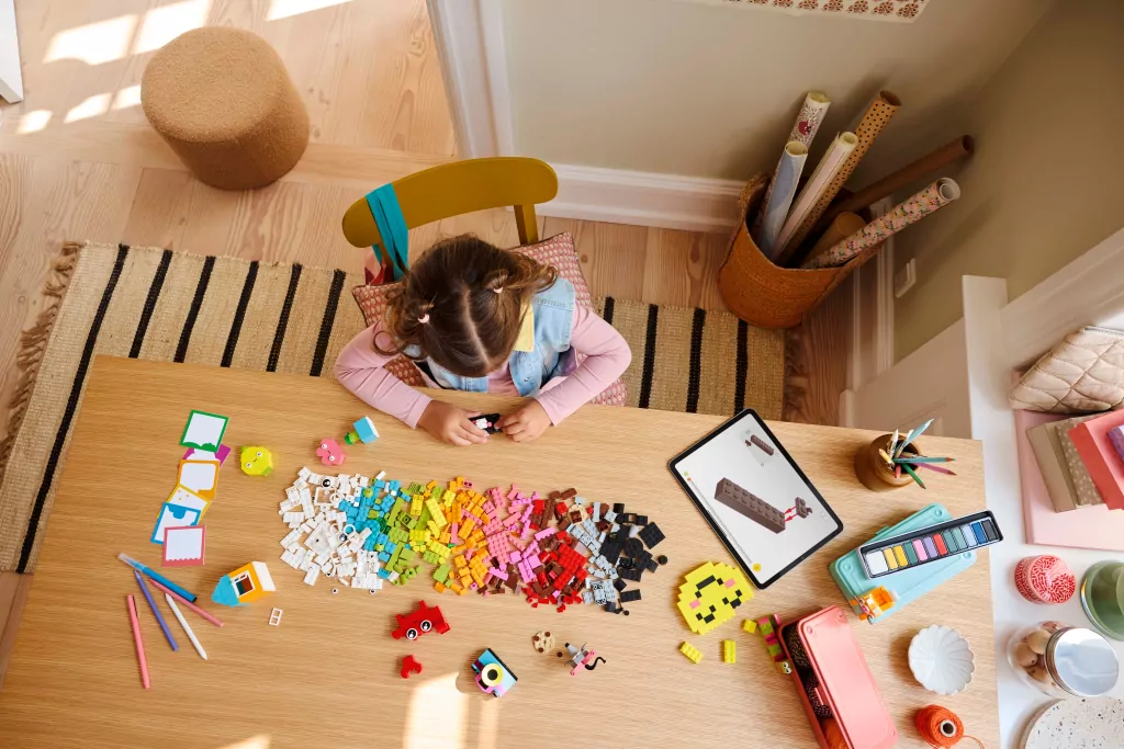 LEGO(R) CLASSIC 11042. Kreatywna skrzynka szczęścia - tantis.pl