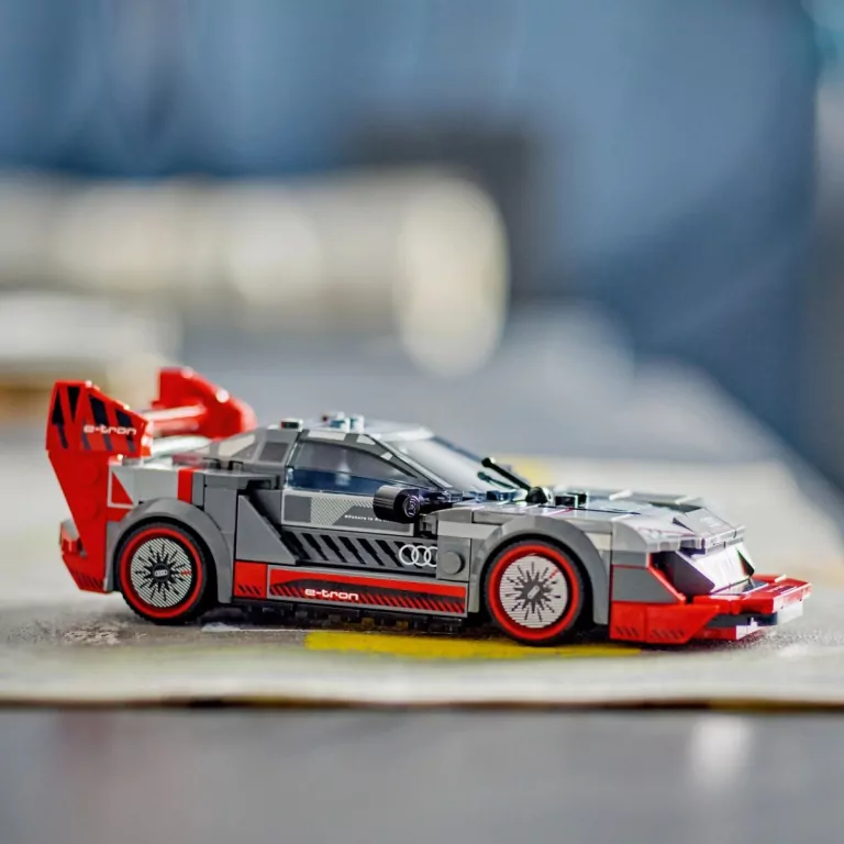 LEGO® Speed Champions. Wyścigowe Audi S1 E-tron Quattro 76921 - tantis.pl