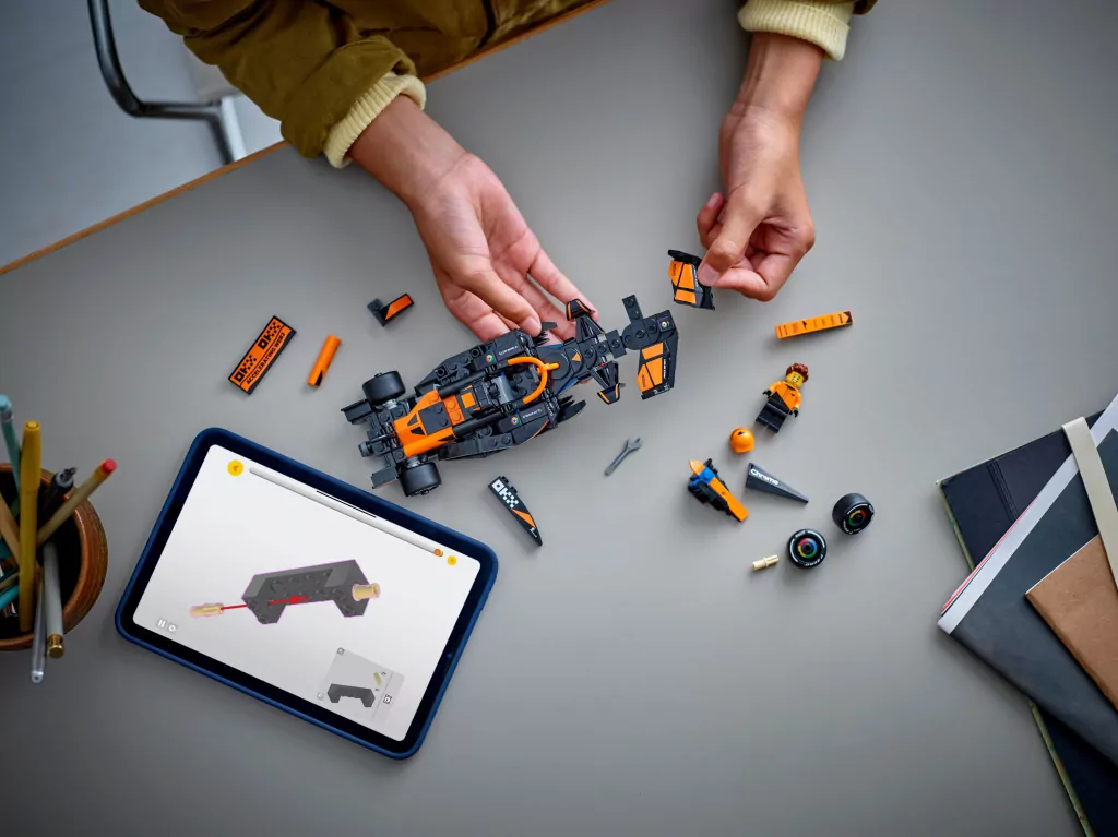 LEGO® Bolid F1® McLaren Team MCL38 77251 - tantis.pl