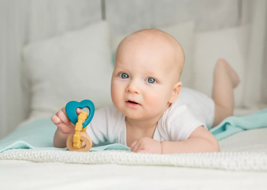 Gryzak dla dzieci pierścień serce - tantis.pl