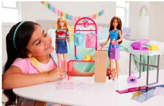 Barbie Projektantka mody Zestaw z lalką i akcesor. - tantis.pl