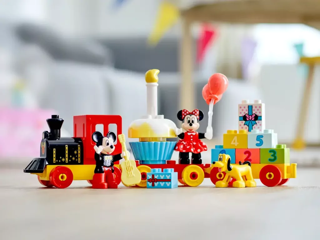 LEGO® DUPLO® l Disney. 10941 Urodzinowy pociąg myszek Miki i Minnie 10941 - tantis.pl