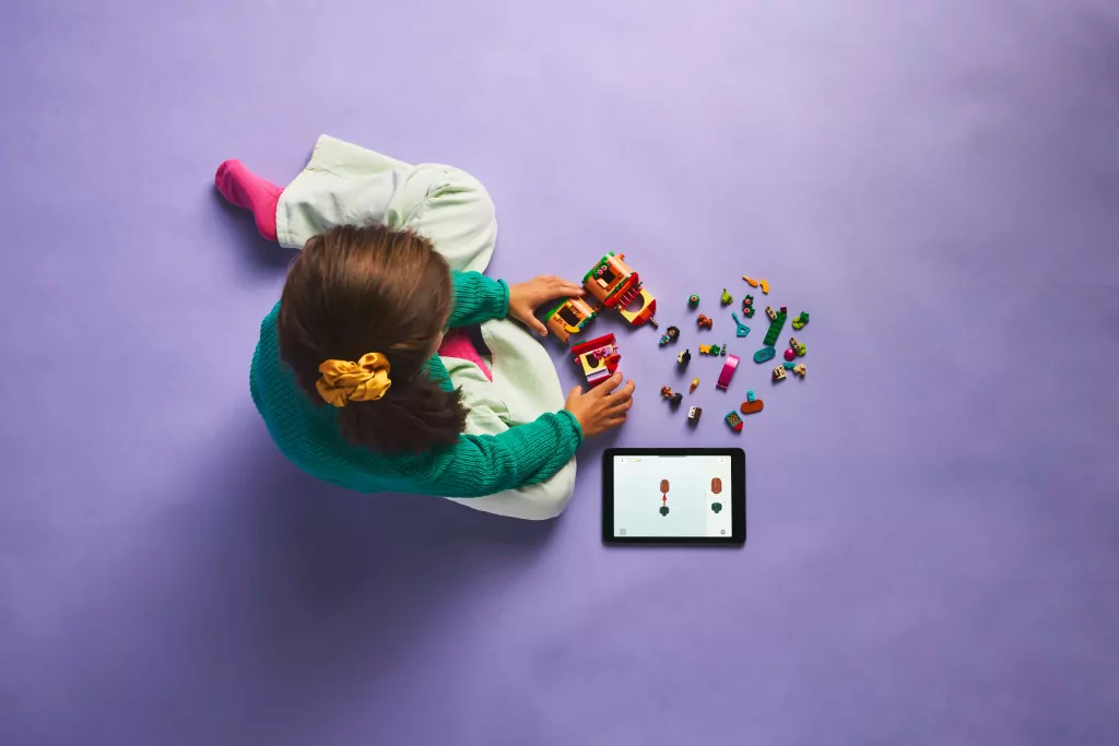 LEGO® Nasze magiczne Encanto — Minidom 43261 - tantis.pl