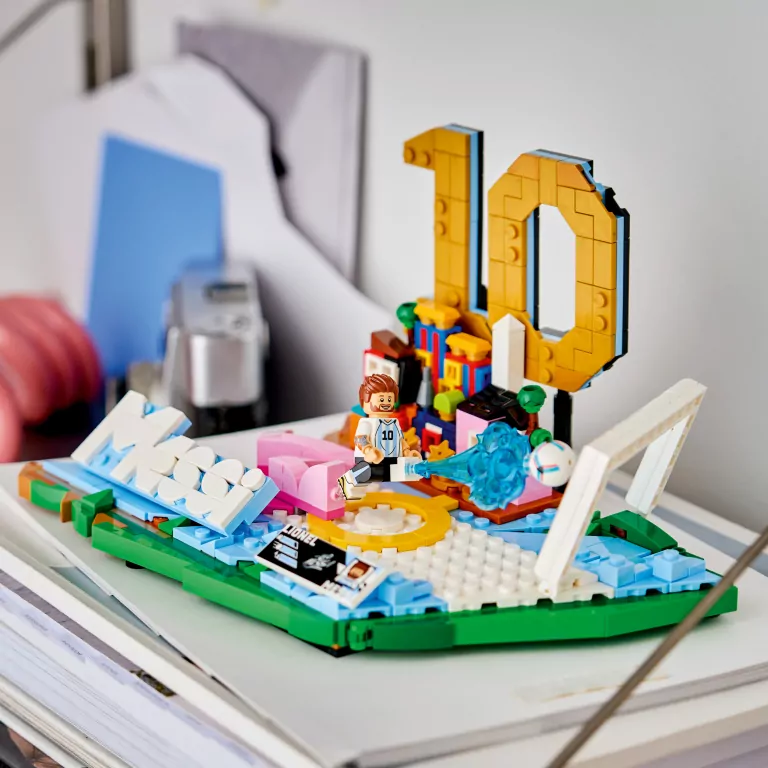 LEGO® Lionel Messi — piłkarskie momenty 43011 - tantis.pl
