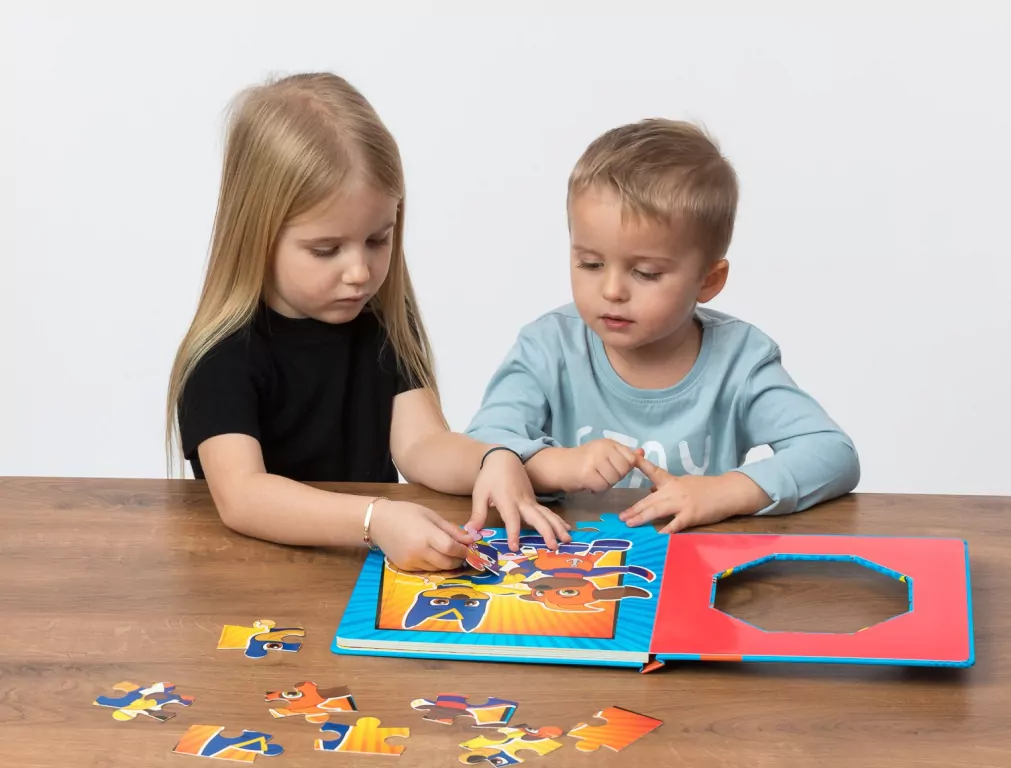 Psi Patrol. Książka z puzzlami - tantis.pl