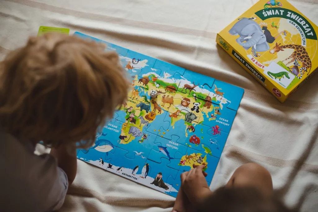 Świat zwierząt. Edukacyjna gra karciana - tantis.pl