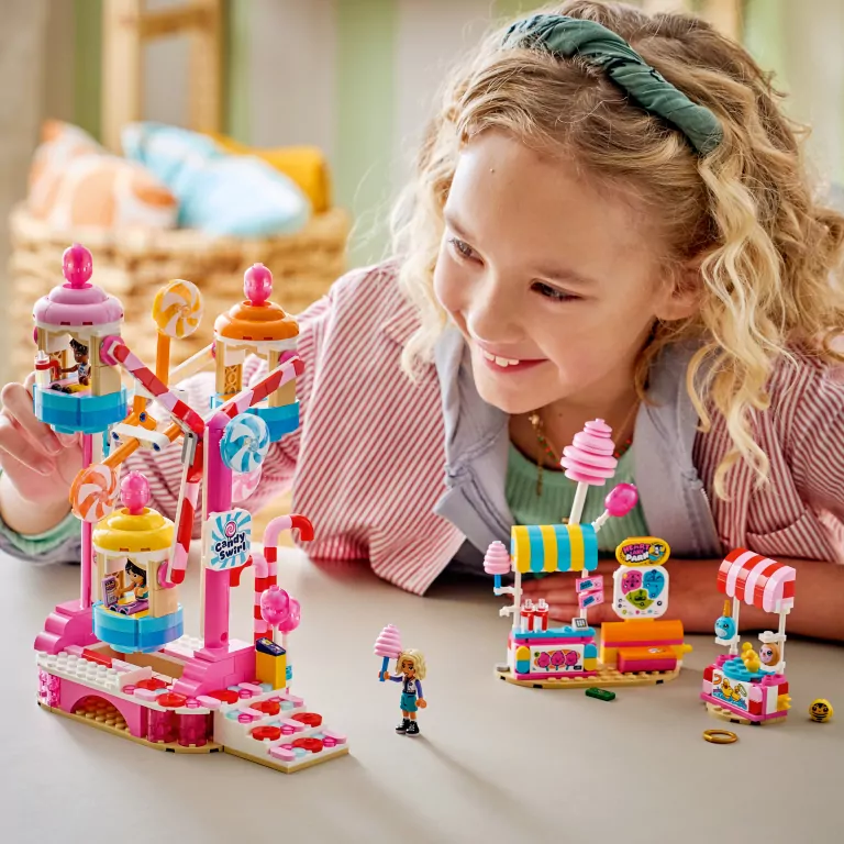 LEGO® Cukierkowo-babeczkowy diabelski młyn 42700 - tantis.pl