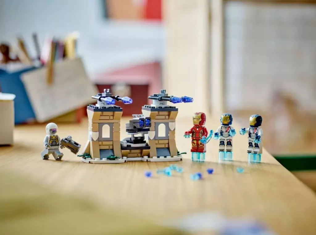 LEGO® Marvel. Iron Man i Iron Legion kontra żołnierz Hydry 76288 - tantis.pl
