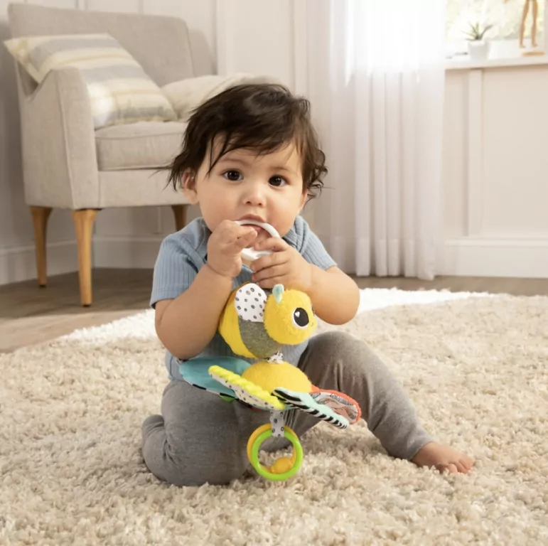 Zawieszka pszczółka Pola. Lamaze - tantis.pl