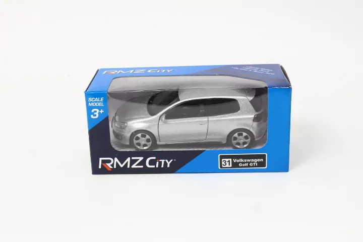 Volkswagen Golf GTI. Srebrny - tantis.pl