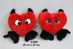Poduszka Serce diabełek z ogonem 20x25cm MIX