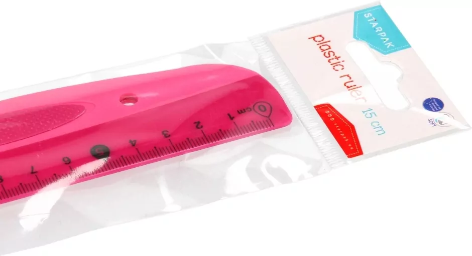 Linijka plastikowa. Różowa 15cm - tantis.pl