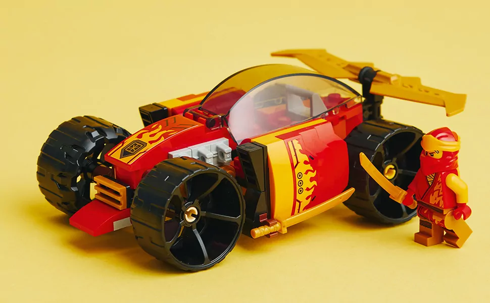 LEGO® NINJAGO®. Samochód wyścigowy ninja Kaia EVO. 71780 - tantis.pl