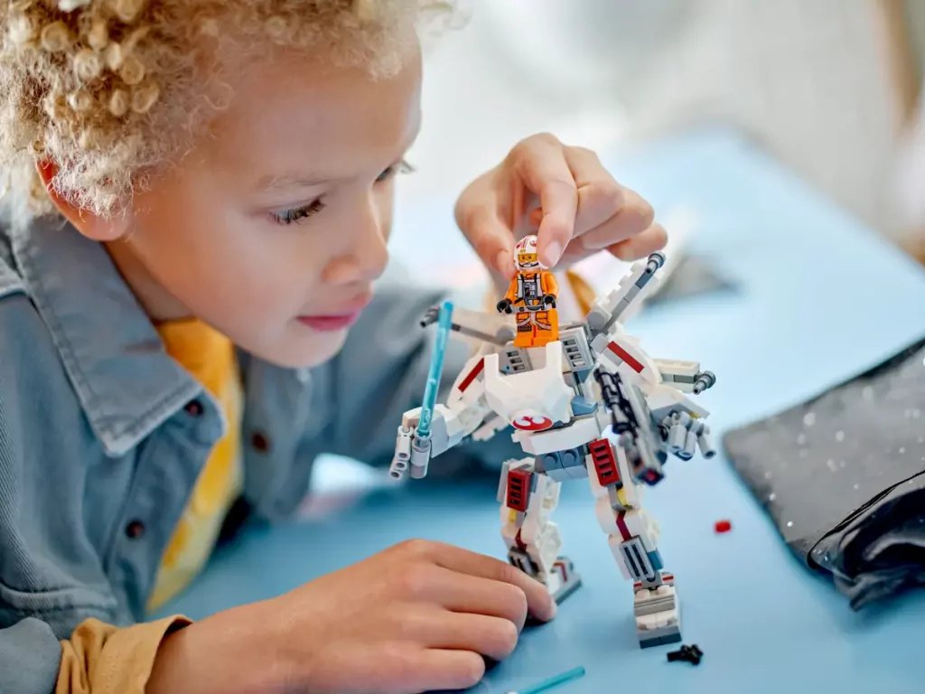 LEGO® Star Wars. Mechem X-Wing Luke’a Skywalkera 75390 - tantis.pl