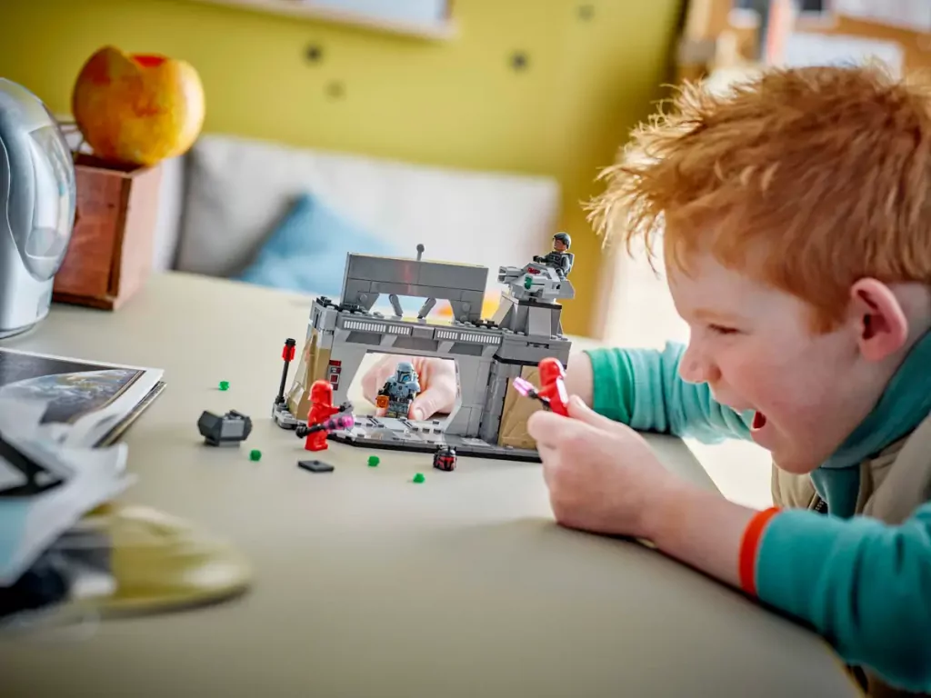 LEGO® Star Wars. Pojedynek Paza Vizsli i Moffa Gideona 75386 - tantis.pl