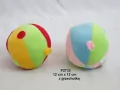 Piłka grzechotka 12cm MIX - tantis.pl