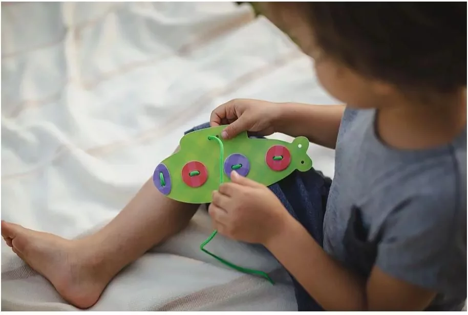 Przeplatanki. Zestaw do kreatywnej zabawy. Pojazdy - tantis.pl