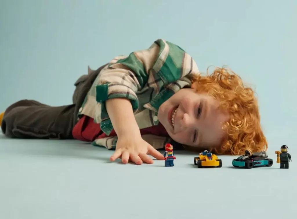 LEGO® City. Gokarty i kierowcy wyścigowi 60400 - tantis.pl