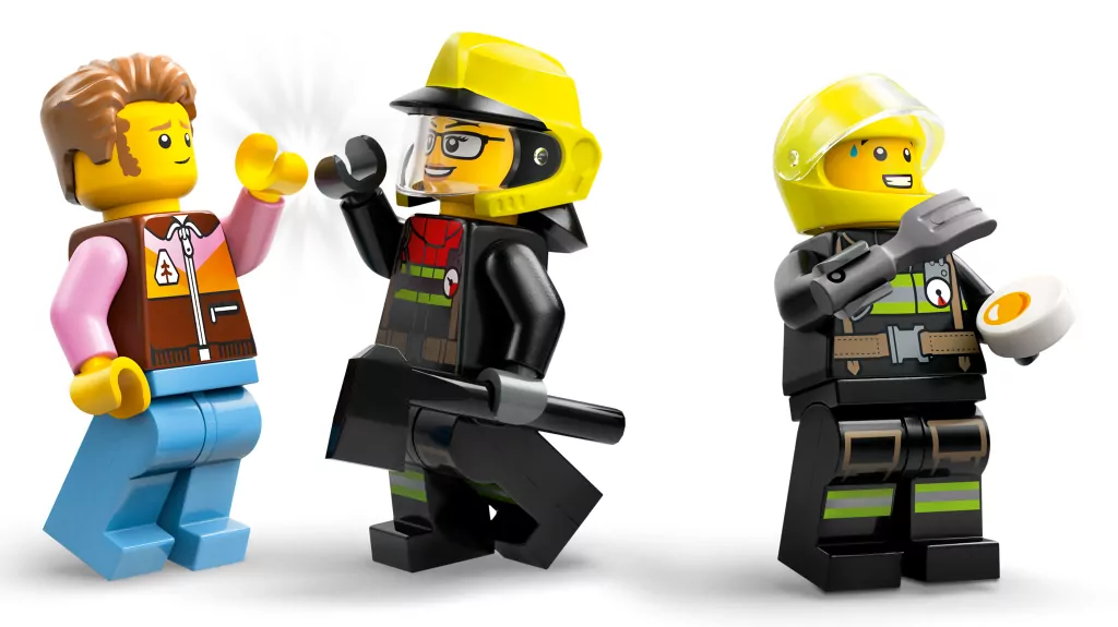 LEGO® City. Terenowy wóz strażacki z łodzią ratunkową 60412 - tantis.pl