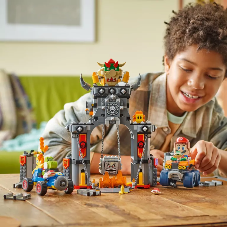 LEGO® Super Mario. Mario Kart™ — Bowser i jego zamek 72039 - tantis.pl