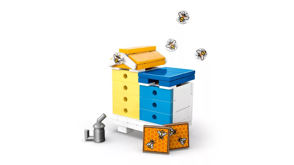 LEGO® Dom pszczelarzy i kwiatowy ogród 42669 - tantis.pl