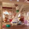Miejski domek z tajemniczym pokojem na strychu. Sylvanian Families - tantis.pl
