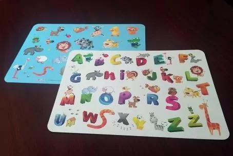 Podkładka na biurko. Literki/Zwierzątka - tantis.pl