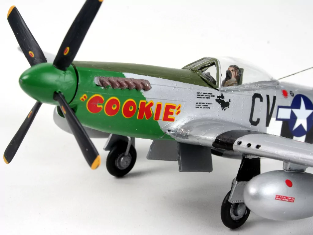 Samolot 1:72 04148 P51D Mustang  Revell - tantis.pl