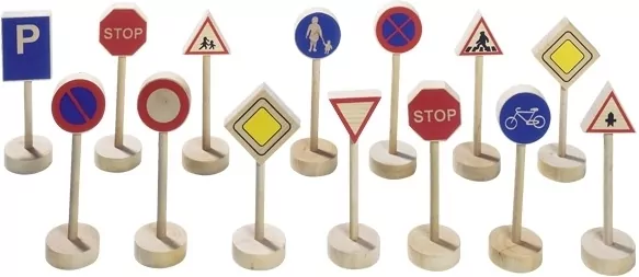 Drewniane znaki drogowe. Zestaw do zabawy - tantis.pl