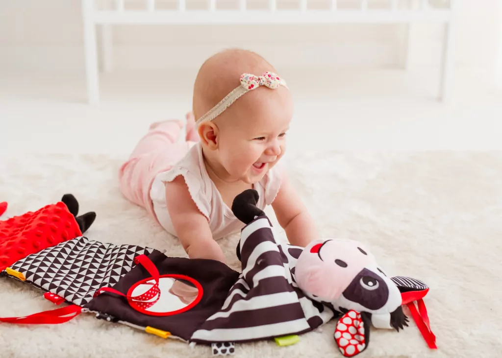 Książeczka - harmonijka krówka - tantis.pl