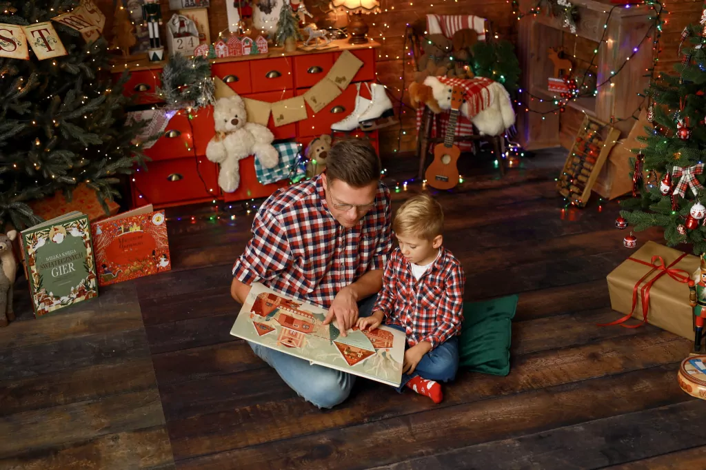 Czekając na Święta! Wyjątkowy kalendarz adwentowy z 24 okienkami - tantis.pl