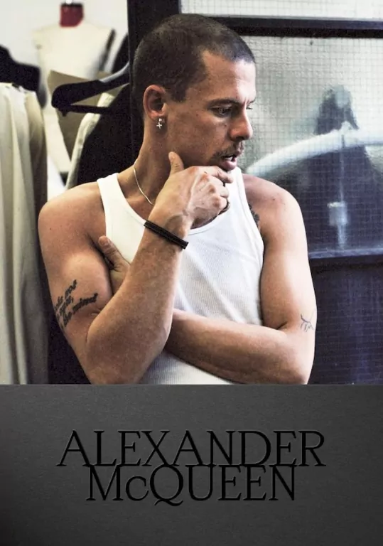 Alexander McQueen. Fashion Icon - tantis.pl