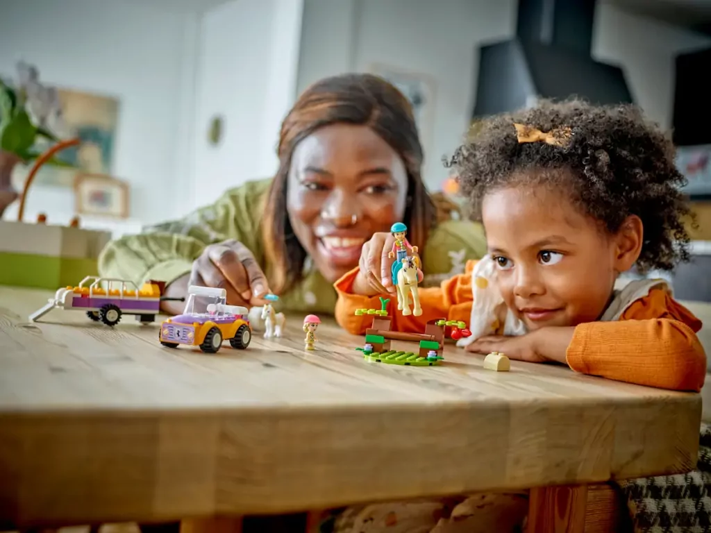 LEGO® Friends. Przyczepka dla konia i kucyka 42634 - tantis.pl