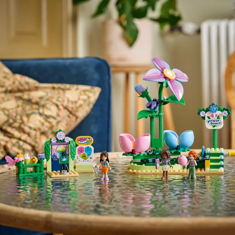 LEGO® Wróżkowa karuzela z kwiatami 42702 - tantis.pl