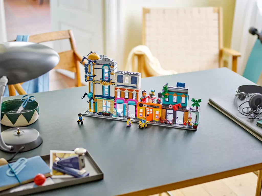 LEGO® Creator. Główna ulica. 31141 - tantis.pl