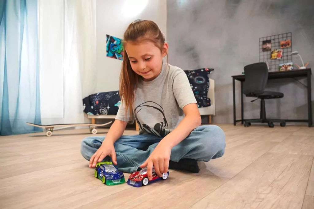 Pojazd Streets Beatz Midnight Racer 14cm - tantis.pl