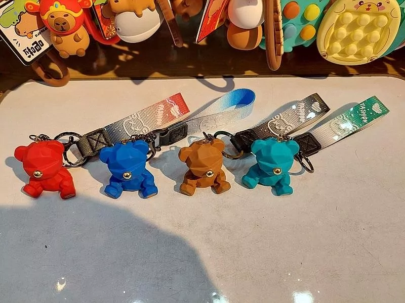 Brelok miś z zawieszką MIX - tantis.pl