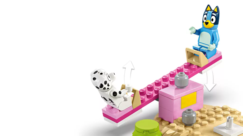 LEGO® Bluey. Blue i Łatka na placu zabaw 11201 - tantis.pl